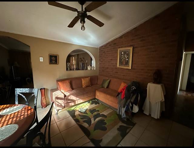3 BEDROOM FREESTANDING FOR SALE IN EASTWOOD